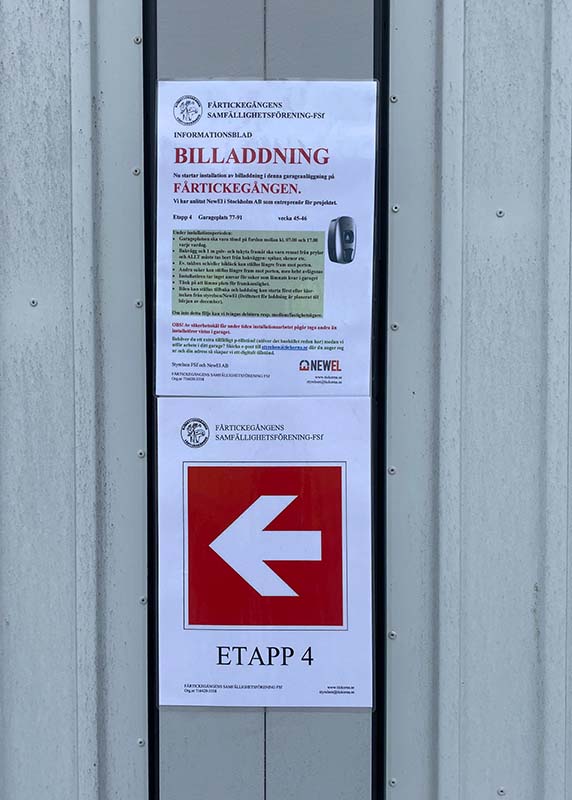 Styrelsens affisch med information till medlemmarna om installation av elbilsladdning.